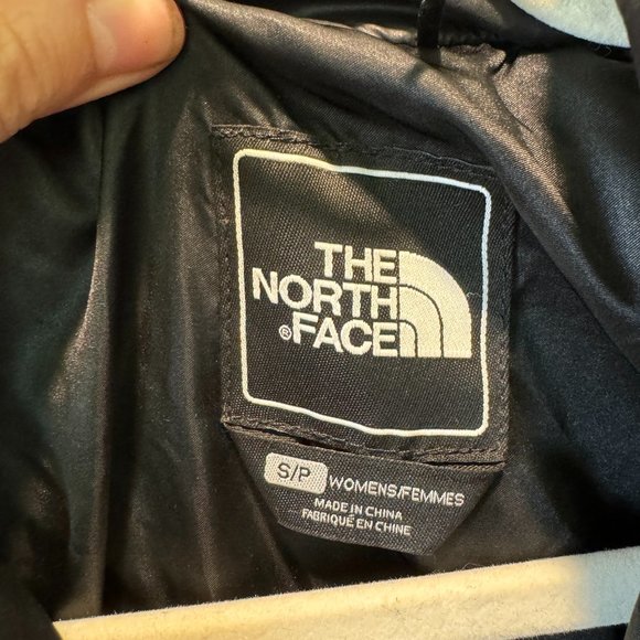 The North Face lightweight waterproof HyVent jacket Small - Picture 6 of 15